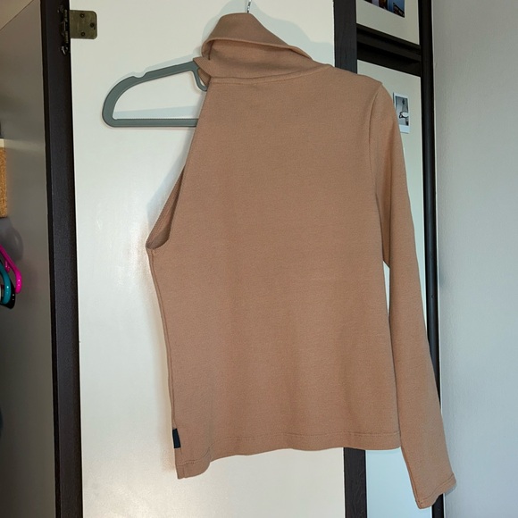 Calvin Klein Jeans One Sleeve Turtleneck - Picture 2 of 2